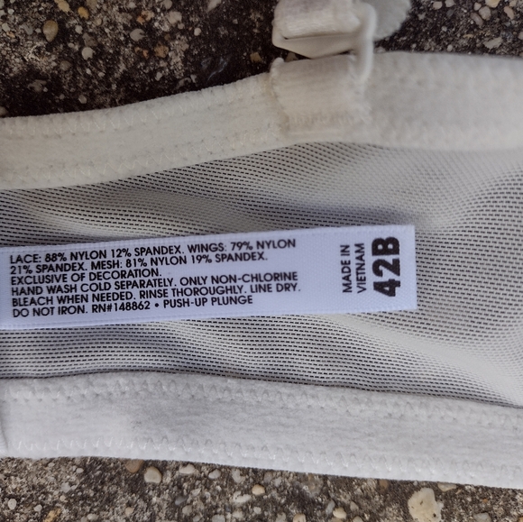 Torrid Curve Bra XO Plunge Push Up Underwire Floral Lace White size 42B NWOT - Picture 7 of 7